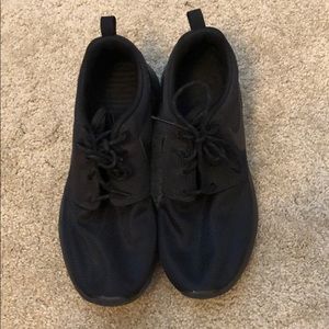 Nike Roche - New, never worn.